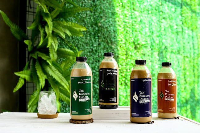 Opinii despre Tak Kunjung Padam Coffee House Surabaya în Surabaya - Gastronomi dan perhotelan