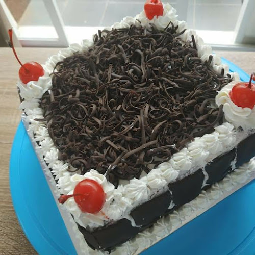 Opinii despre Nauradzkia Cake n' Cookies în Kota Depok - Gastronomi dan perhotelan