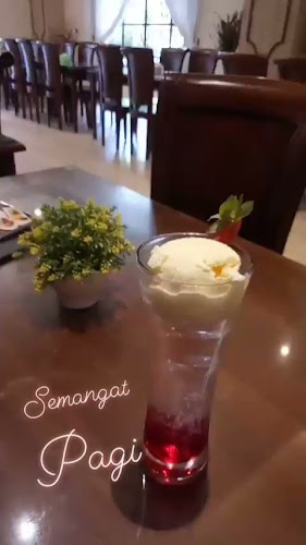 Garden Resto - Gastronomi dan perhotelan