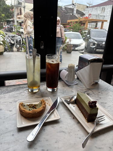 Comentarii opinii despre Sam's Pattiserie, Boulangerie, and Desserts