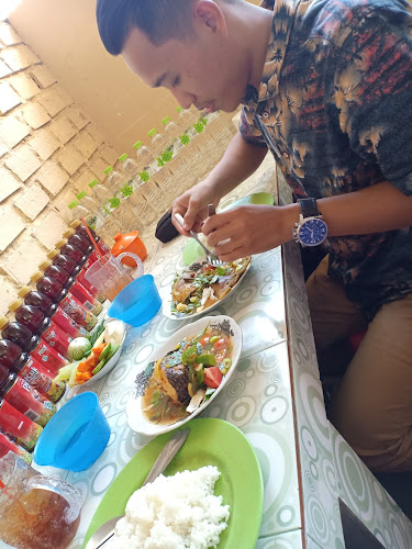 Opinii despre RUMA MAKAN KISAH MINANG în Kota Palembang - Gastronomi dan perhotelan