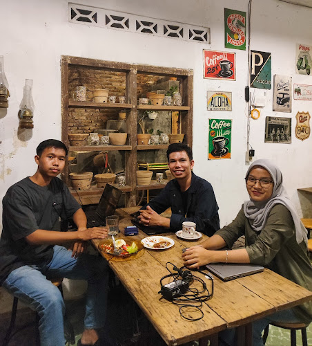 Comentarii opinii despre Kafe Kaleng