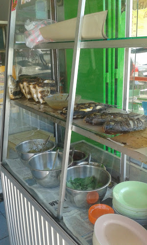 Warung Makan Ikan Bakar Pangkep - Gastronomi dan perhotelan