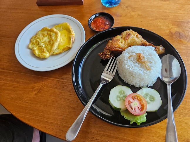 Comentarii opinii despre Ratih Coffee & Eatery