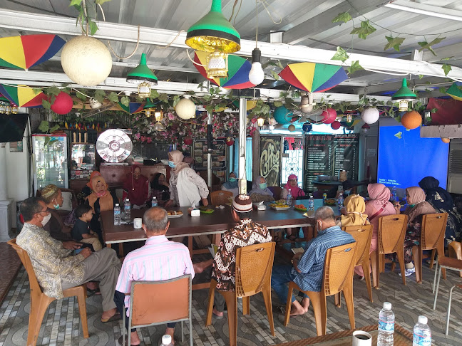 Waroeng Laboe - Gastronomi dan perhotelan