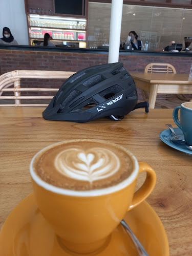 Emerald Tree Resto & Coffee Bar - Kota Tangerang Selatan