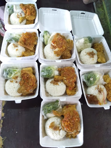 Opinii despre SOTO AYAM LESTARI WONOGIRI în Kota Tangerang - Gastronomi dan perhotelan