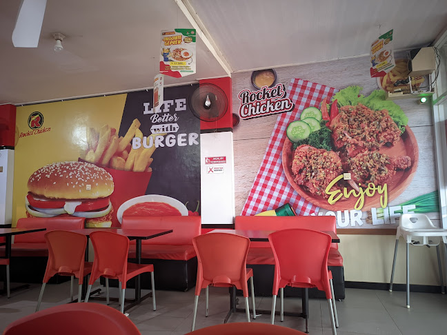 Opinii despre Rocket Chicken Pramuka 1 în Kota Banjarmasin - Gastronomi dan perhotelan