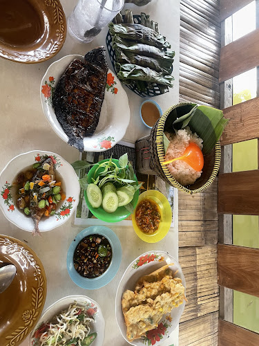 Rumah Makan Saung Babeh Setu - Kota Tangerang Selatan