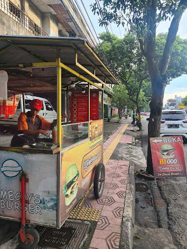 Opinii despre Burger Mecdy's Burger enak Jaman dulu kekinian în Kota Yogyakarta - Gastronomi dan perhotelan