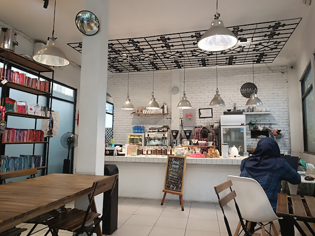 Opinii despre Maraca Books And Coffee în Kota Bogor - Gastronomi dan perhotelan