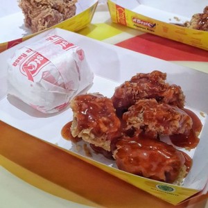 Opinii despre D'Besto Chiken and Burger Tarok Bukittinggi în Kota Bukittinggi - Gastronomi dan perhotelan