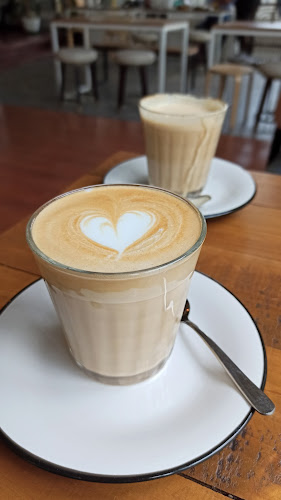 Comentarii opinii despre Locaāhands - Food & Coffee