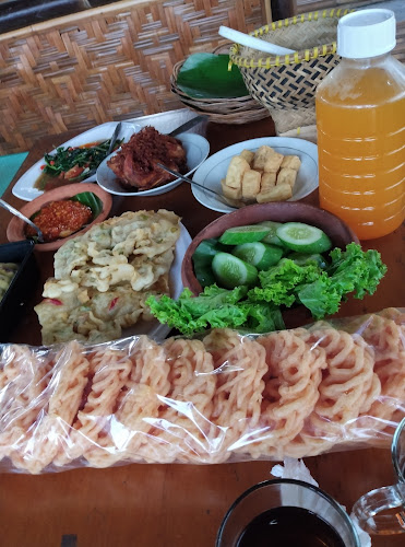 Bale Balong - Gastronomi dan perhotelan