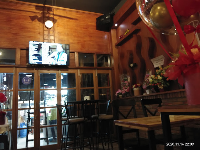 Koi Cafe - Gastronomi dan perhotelan