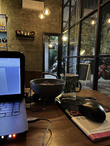 Comentarii opinii despre 808 Coffeebar