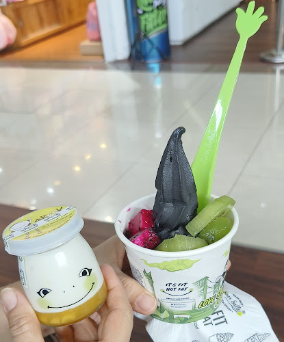 Sour Sally MOG - Gastronomi dan perhotelan