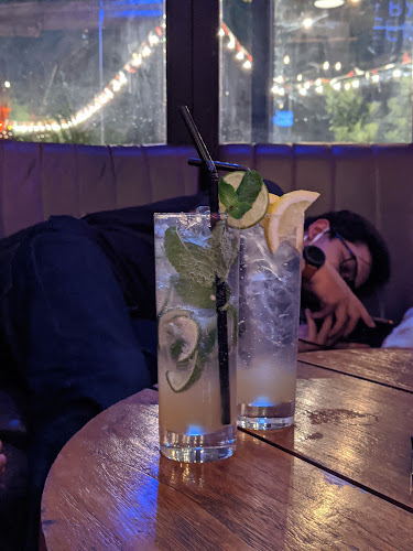 Jl. Moh. Saleh Wedisastro No.2, Setabelan, Kec. Banjarsari, Kota Surakarta, Jawa Tengah 57139