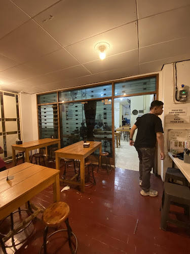 Comentarii opinii despre Warung Cari Makan