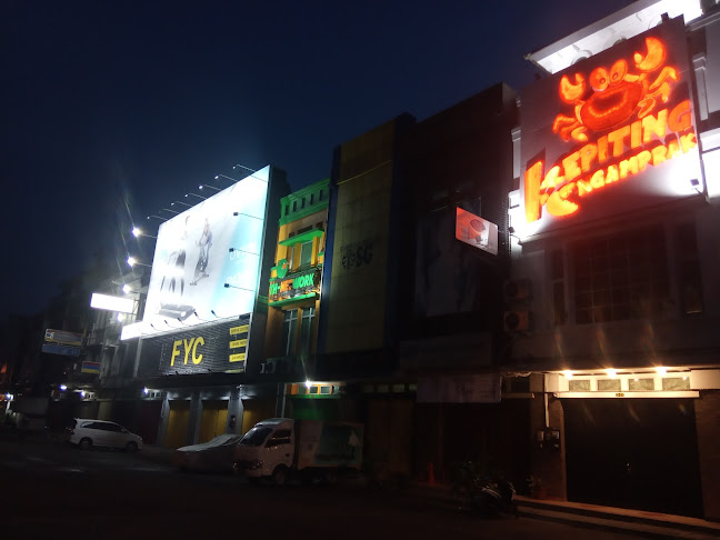 Opinii despre Kepiting ngamprak în Kota Tangerang Selatan - Gastronomi dan perhotelan