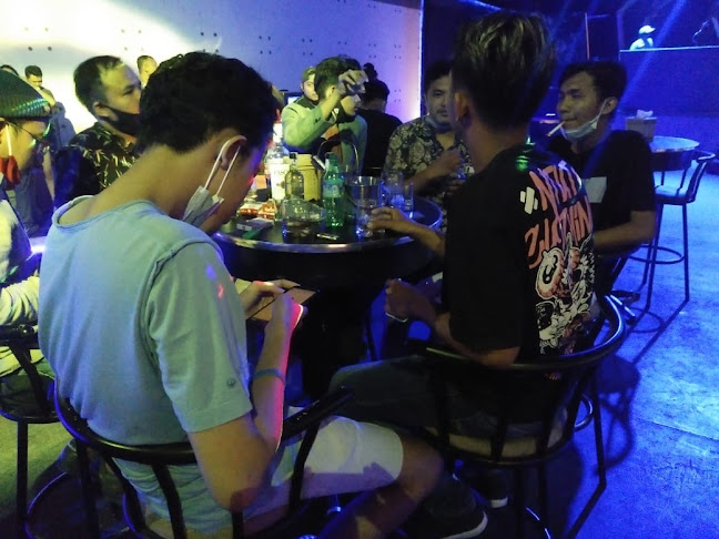 Opinii despre New Paradise Executive Club în Surabaya - Gastronomi dan perhotelan