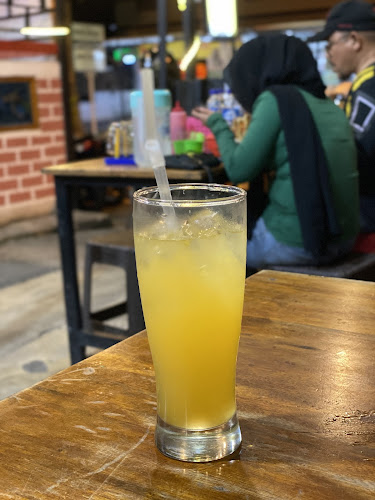 3964+4P2, Padang Pasir, Kec. Padang Bar., Kota Padang, Sumatera Barat