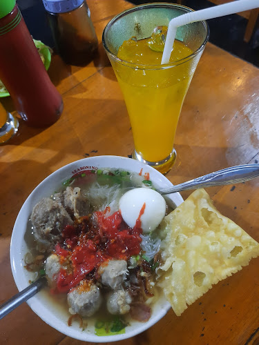 "Rumah Bakso 28"