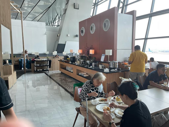 SAPHIRE BLUE SKY LOUNGE - Gastronomi dan perhotelan