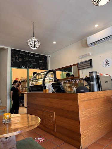 Bali Buda Renon - Gastronomi dan perhotelan