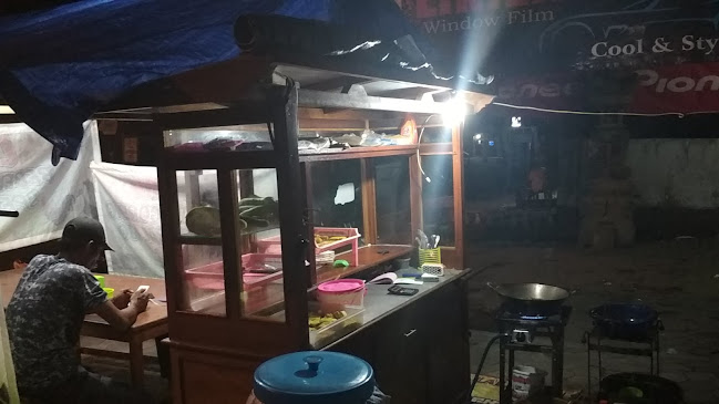 Lalapan Bebek Dan Ayam Goreng Spesial Sambal Ijo Mas Toni - Gastronomi dan perhotelan