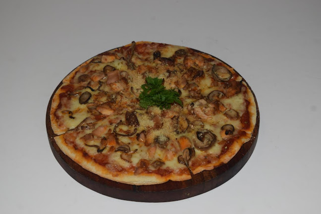 Emerald Tree Resto & Coffee Bar - Gastronomi dan perhotelan