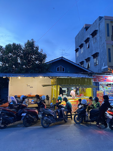 Queen Seblak & Coffe Samarinda - Gastronomi dan perhotelan