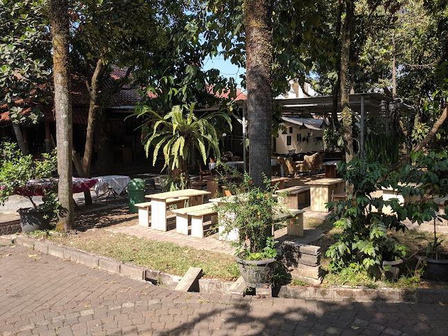 Jl. Marga Asri No.7, Cijaura, Kec. Buahbatu, Kota Bandung, Jawa Barat 40287