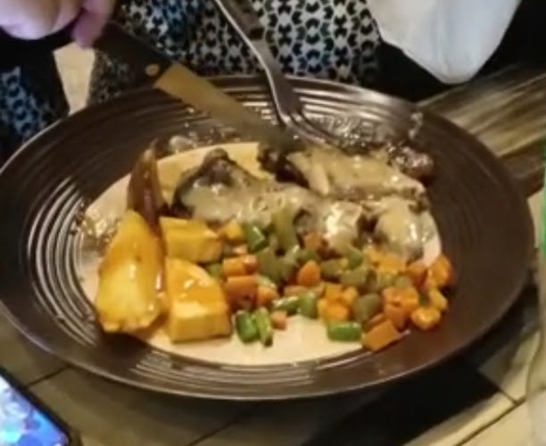 Opinii despre Kantong Makan by The SHUJ în Kota Depok - Gastronomi dan perhotelan