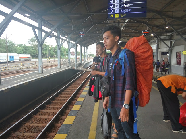 Jl. Persatuan No.1, RT.1/RW.4, Cinere, Kec. Cinere, Kota Depok, Jawa Barat 16514