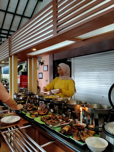 Comentarii opinii despre Warung Banjar Sari