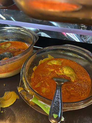 Ampera Dessy - Gastronomi dan perhotelan