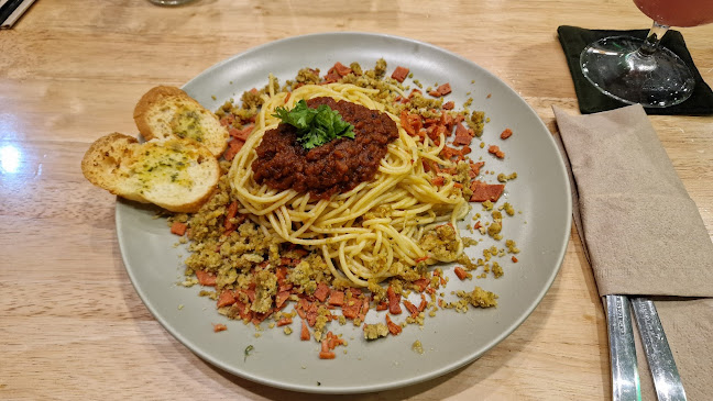 Sauce Tree Sanur: Plant Based Cafe - Gastronomi dan perhotelan