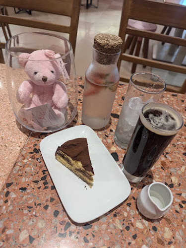 Mister & Misses Cakes - Gastronomi dan perhotelan