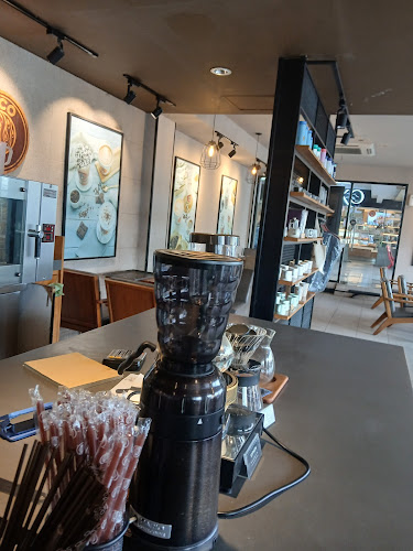 JCO COFFEE & DONUTS GATOT SUBROTO - Gastronomi dan perhotelan