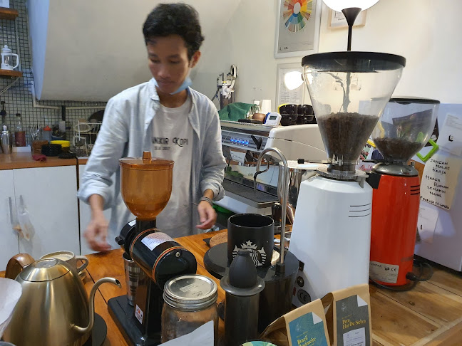 Opinii despre Secangkir Kopi în Kota Makassar - Gastronomi dan perhotelan