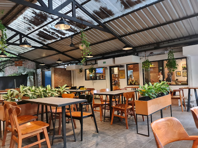 Coffee Toffee Airlangga Corner