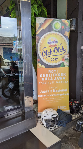 Opinii despre Toko Roti Jakarta în Kota Yogyakarta - Gastronomi dan perhotelan