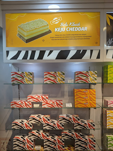 Opinii despre Siliwangi Bolu Kukus Bandara Soetta în Kota Tangerang - Gastronomi dan perhotelan