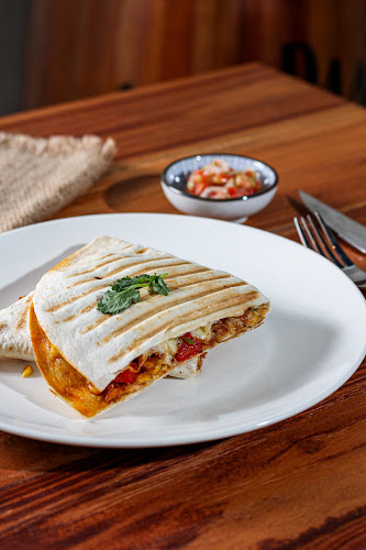 Al Raha Resto & Cafe - Gastronomi dan perhotelan