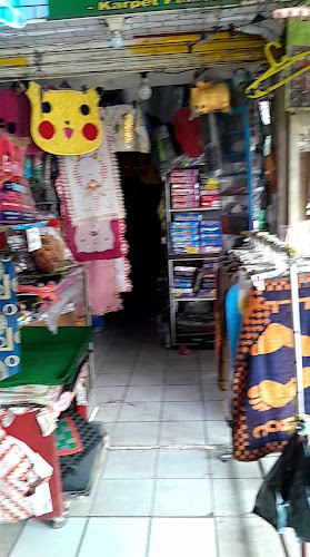 Opinii despre Pasar Kebon Besar în Kota Tangerang - Gastronomi dan perhotelan