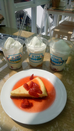 Comentarii opinii despre Kim Yougurt