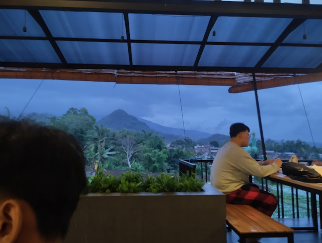 Warung Wareg Ngandat - Gastronomi dan perhotelan