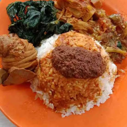 Nasi padang genteng biru - Gastronomi dan perhotelan