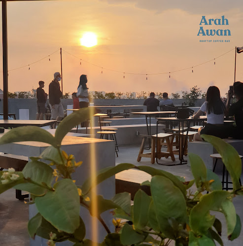 Universitas Semarang, Kantin Gedung Parkir Motor, Lantai 7, Tlogosari Kulon, Pedurungan, Semarang City, Central Java 50198